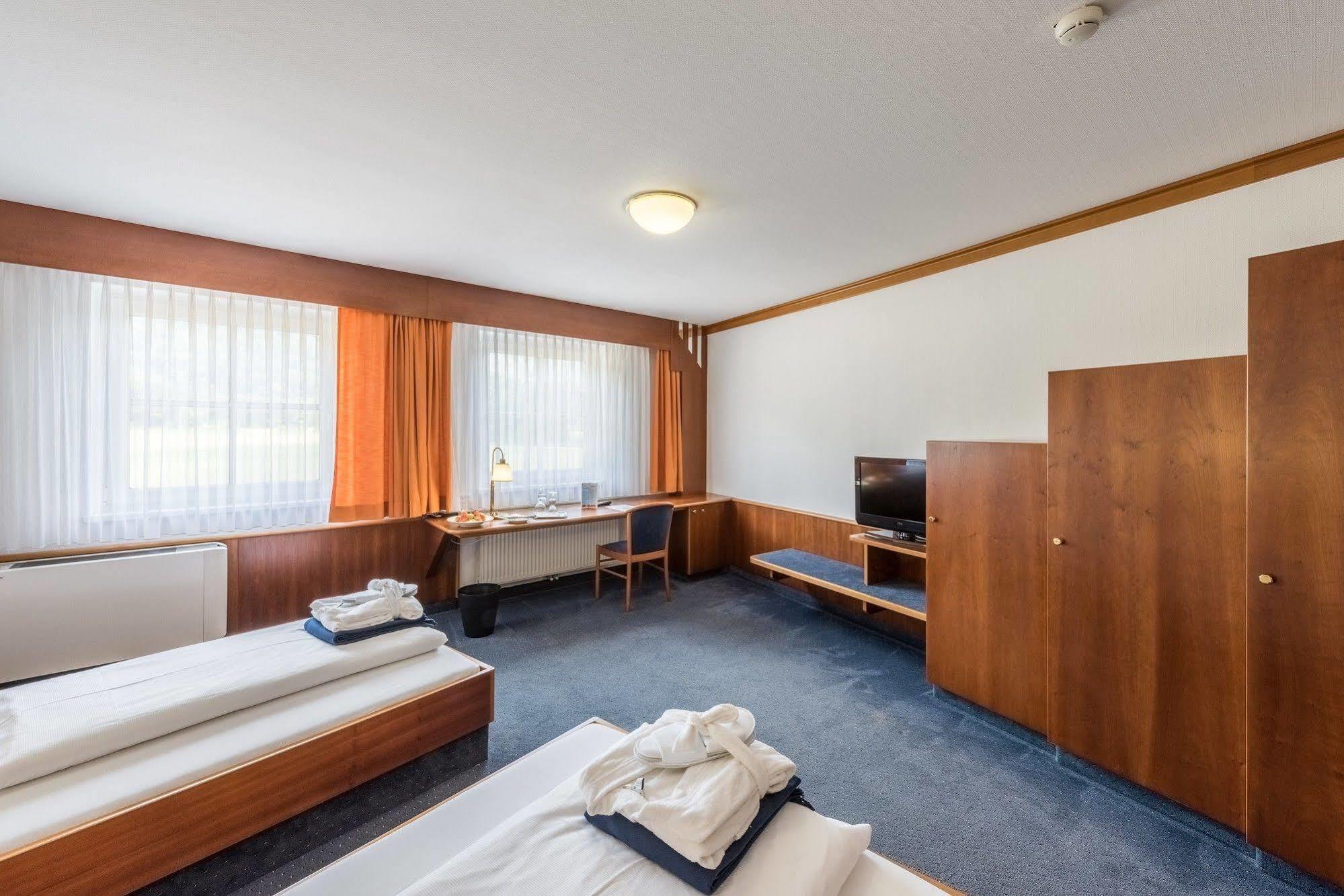 Hotel Paradies Graz Bagian luar foto